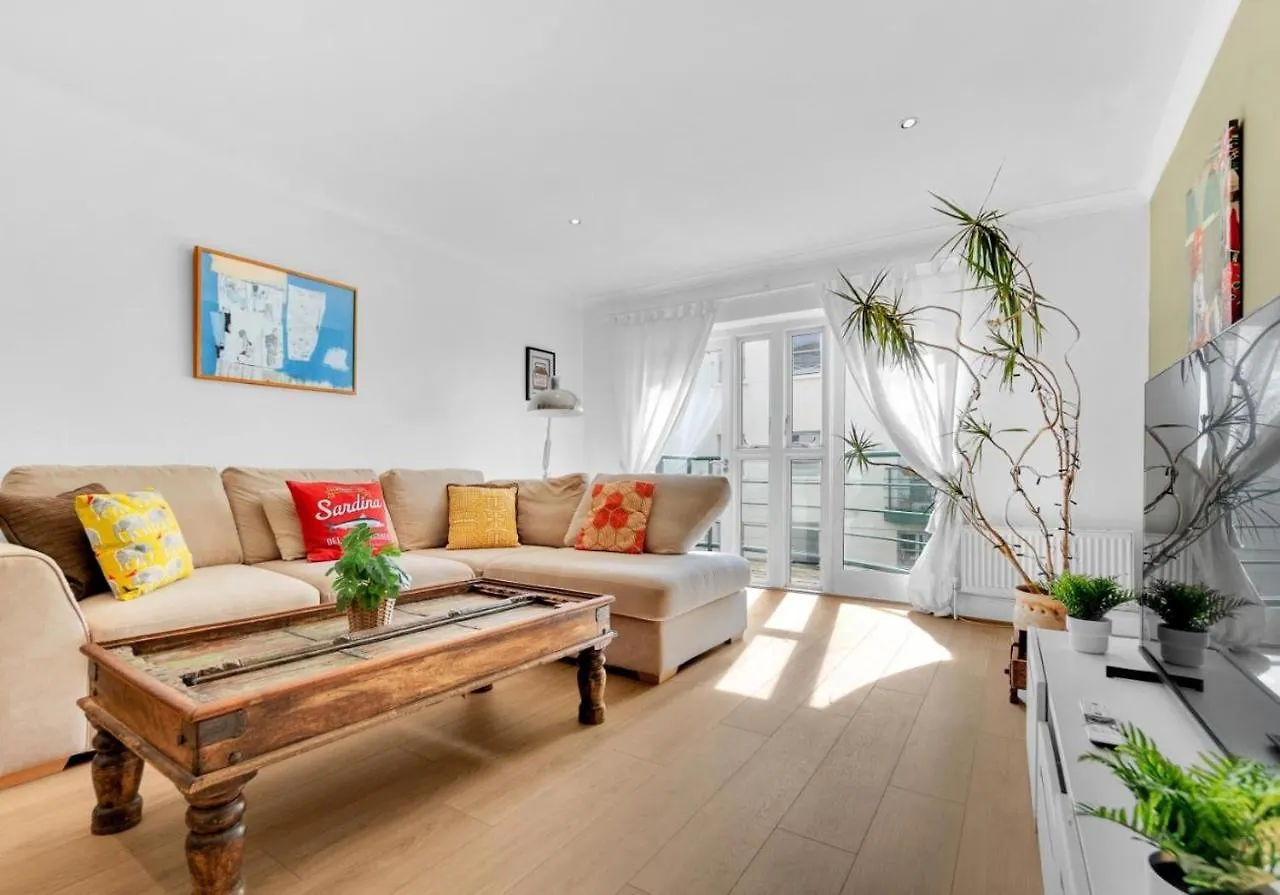 Golden Sunset House With Free Parking By My Getaways Villa Brighton Holiday home