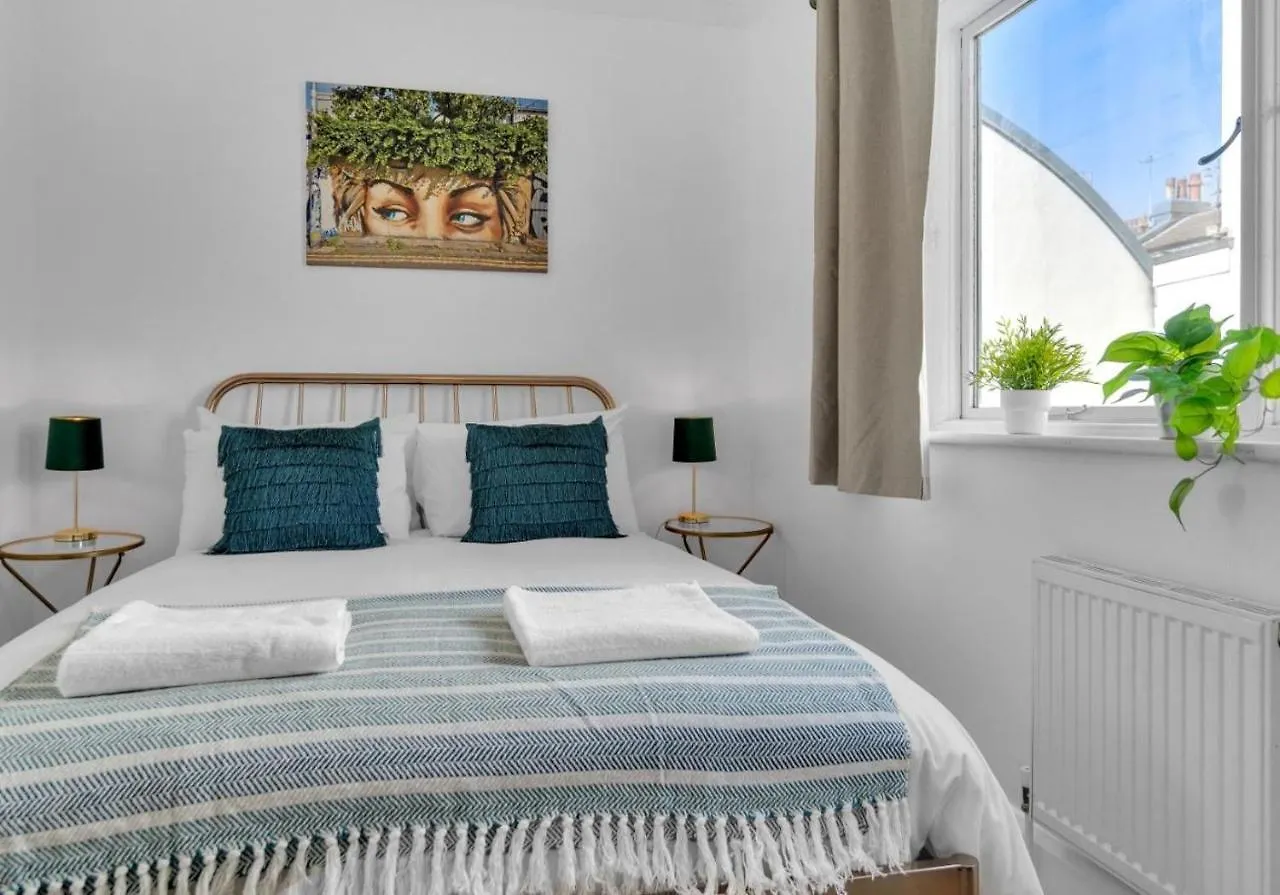 Golden Sunset House With Free Parking By My Getaways Villa Brighton United Kingdom