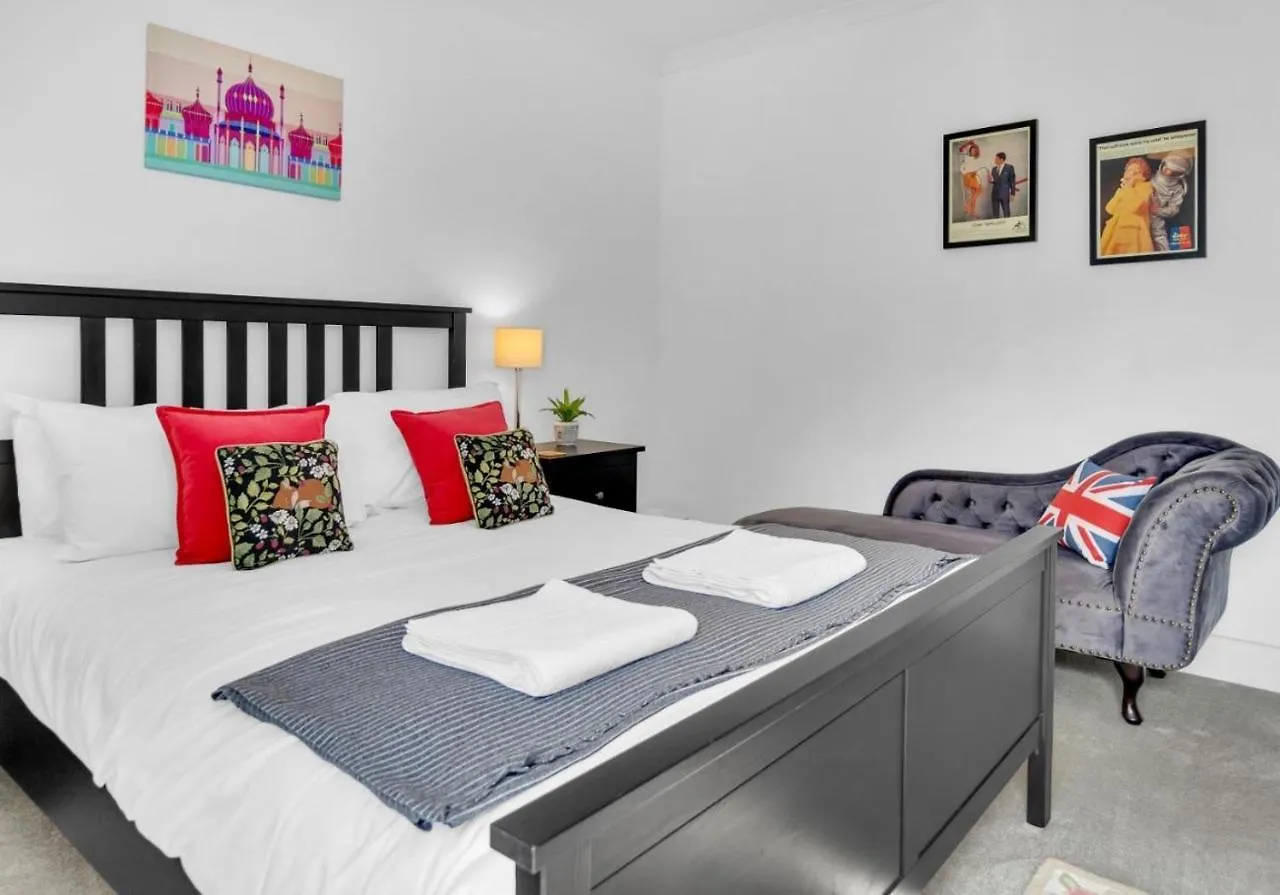 Golden Sunset House With Free Parking By My Getaways Villa Brighton Holiday home