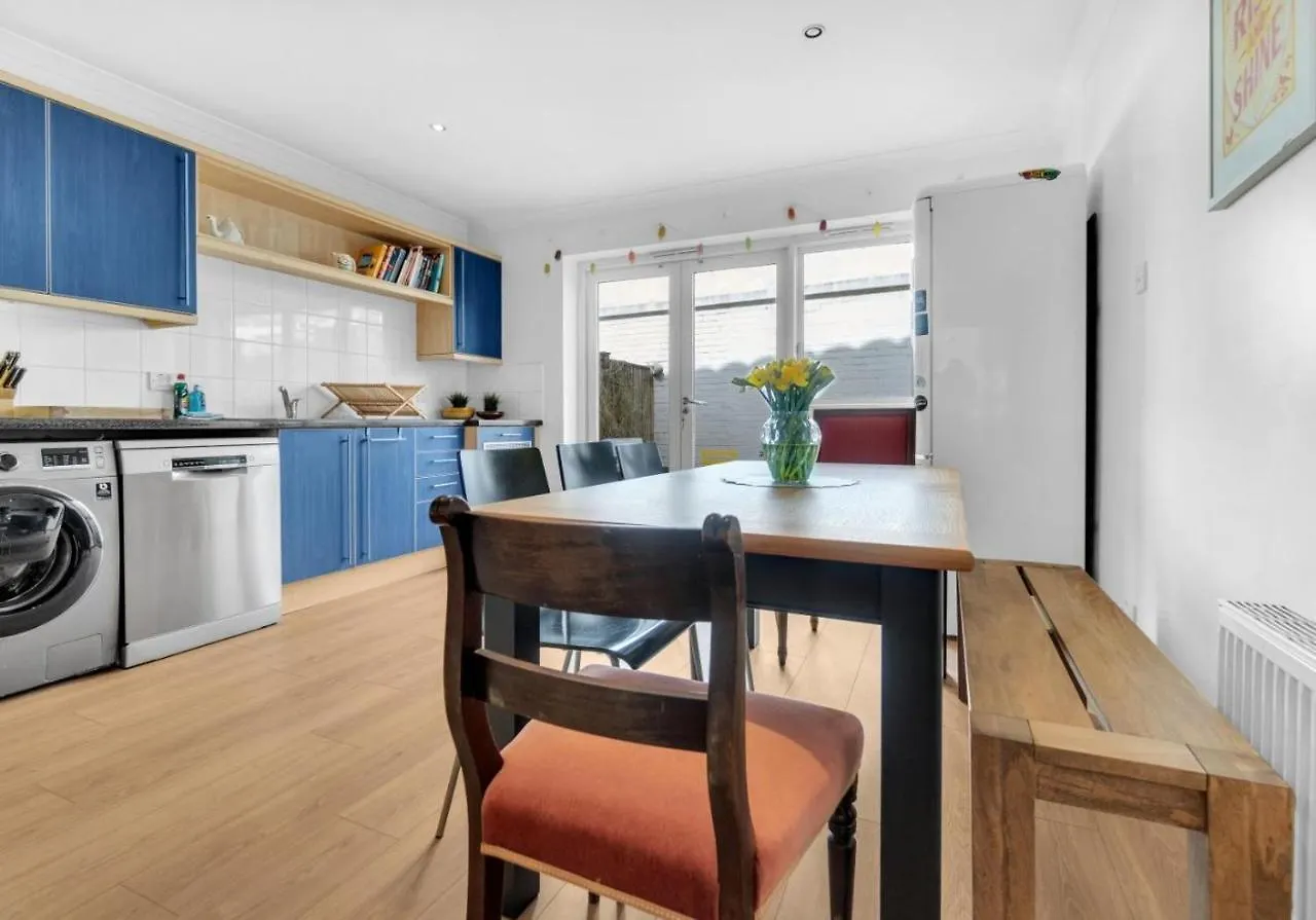 Golden Sunset House With Free Parking By My Getaways Villa Brighton United Kingdom