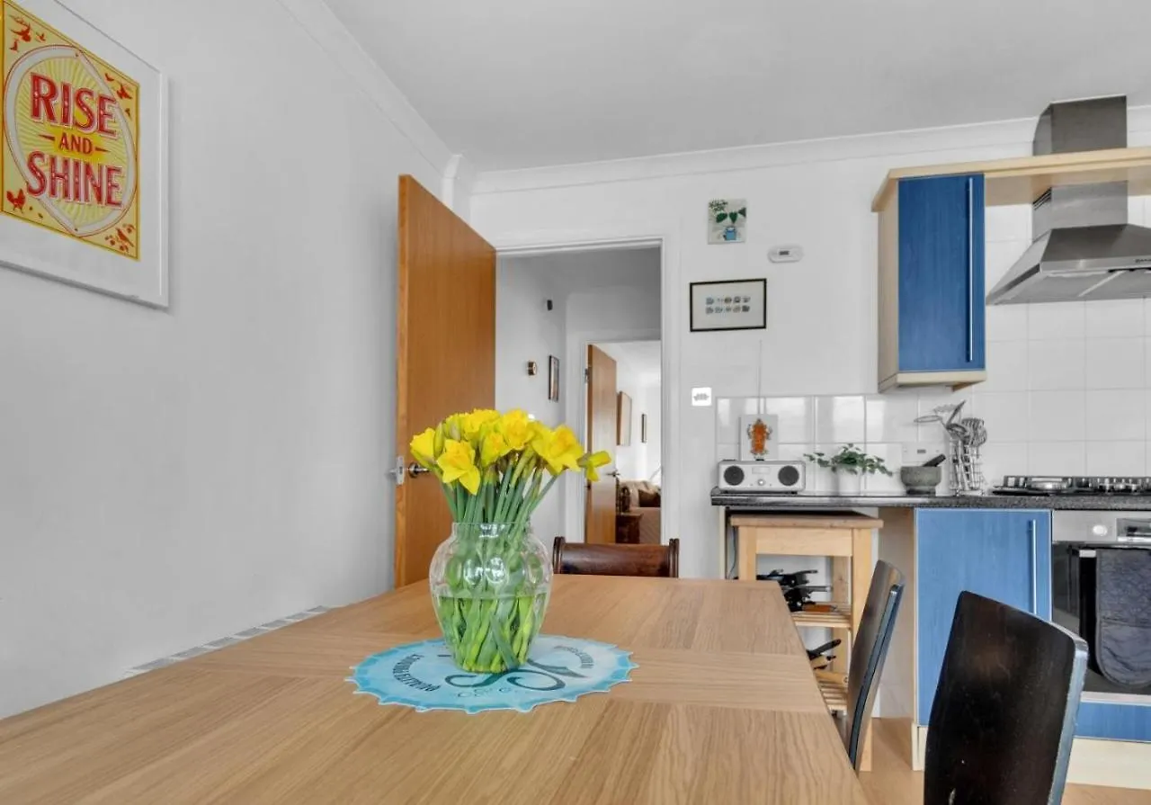 Golden Sunset House With Free Parking By My Getaways Vila Brighton